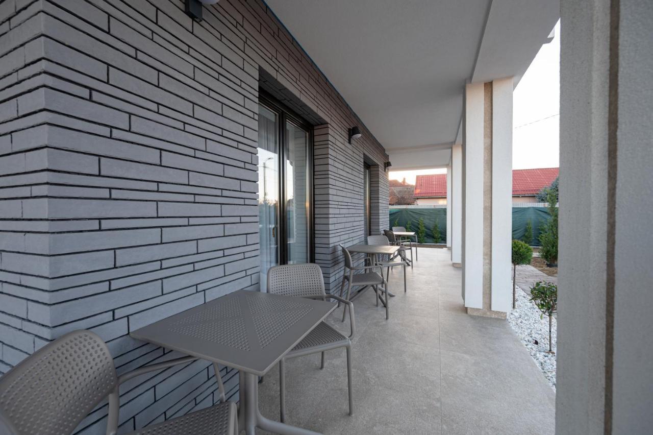 Klia Hotel Sînmartin Exterior photo